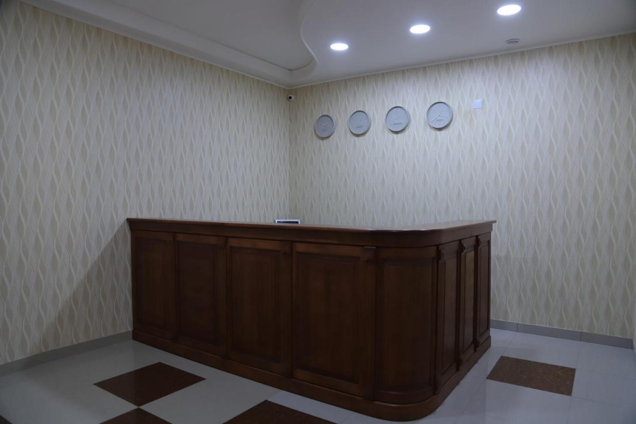 Lime Hotel & Restaurant Complex Gjumri Exterior foto Reception desk at the hotel