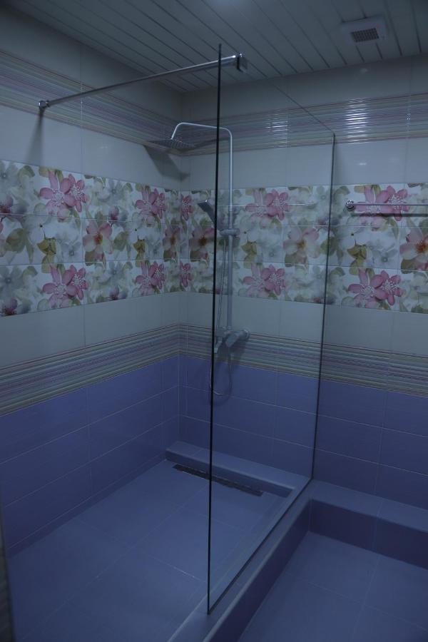 Lime Hotel & Restaurant Complex Gjumri Exterior foto A shower cubicle